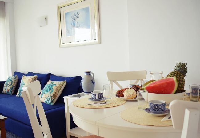 Apartamento en Torremolinos - Amplio apto vacacional a pie de playa en Torremolinos  Apartamento en Torremolinos - Amplio apto vacacional a pie de playa en Torremolinos