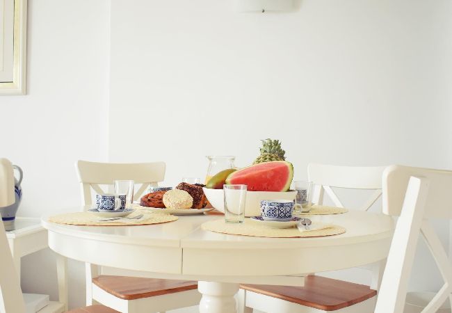 Apartamento en Torremolinos - Amplio apto vacacional a pie de playa en Torremolinos  Apartamento en Torremolinos - Amplio apto vacacional a pie de playa en Torremolinos