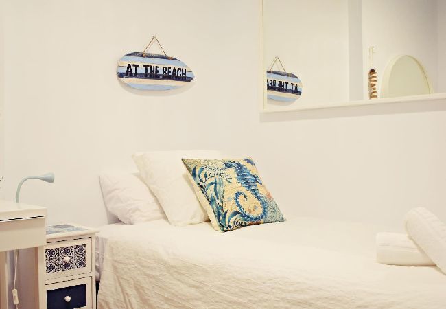 Apartamento en Torremolinos - Amplio apto vacacional a pie de playa en Torremolinos  Apartamento en Torremolinos - Amplio apto vacacional a pie de playa en Torremolinos