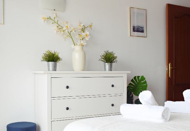 Apartamento en Torremolinos - Amplio apto vacacional a pie de playa en Torremolinos  Apartamento en Torremolinos - Amplio apto vacacional a pie de playa en Torremolinos