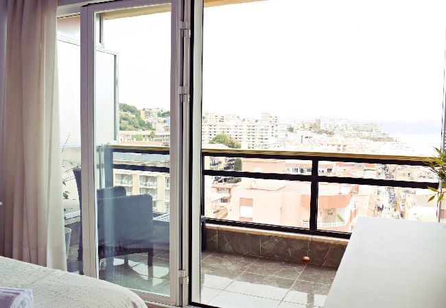 Apartamento en Torremolinos - Amplio apto vacacional a pie de playa en Torremolinos  Apartamento en Torremolinos - Amplio apto vacacional a pie de playa en Torremolinos