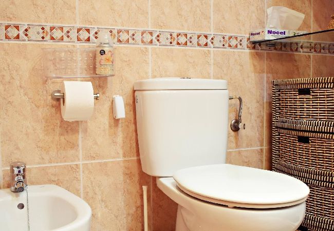 Apartamento en Torremolinos - Amplio apto vacacional a pie de playa en Torremolinos  Apartamento en Torremolinos - Amplio apto vacacional a pie de playa en Torremolinos