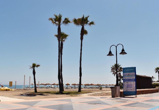 Apartamento en Torremolinos - Amplio apto vacacional a pie de playa en Torremolinos  Apartamento en Torremolinos - Amplio apto vacacional a pie de playa en Torremolinos