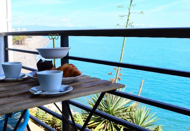 Estudio en Torremolinos - Luminoso estudio frente al mar en Torremolinos Estudio en Torremolinos - Luminoso estudio frente al mar en Torremolinos