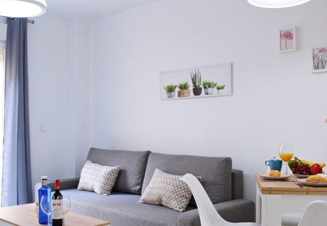 Apartamento en Málaga - AT La Isla: Preciosos apartamentos cerca de la playa Apartamento en Málaga - AT La Isla: Preciosos apartamentos cerca de la playa