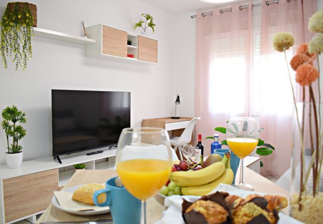 Apartamento en Málaga - AT La Isla: Preciosos apartamentos cerca de la playa Apartamento en Málaga - AT La Isla: Preciosos apartamentos cerca de la playa