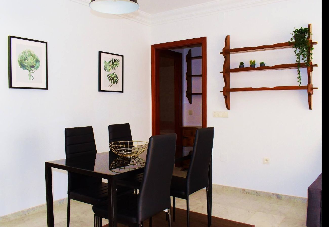 Apartamento en Rincón de la Victoria - Magnífico ático vacacional frente al mar en Rincón de la Victoria 