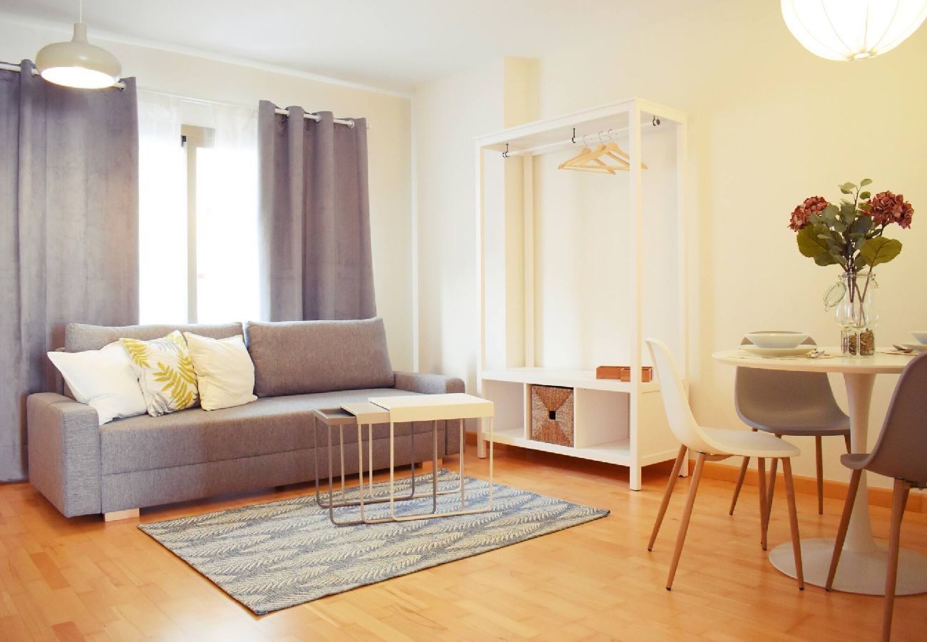 Apartamento-vacacional Málaga Cuatro-Huéspedes Easy-Rent-Málaga Perfecto-para-familias