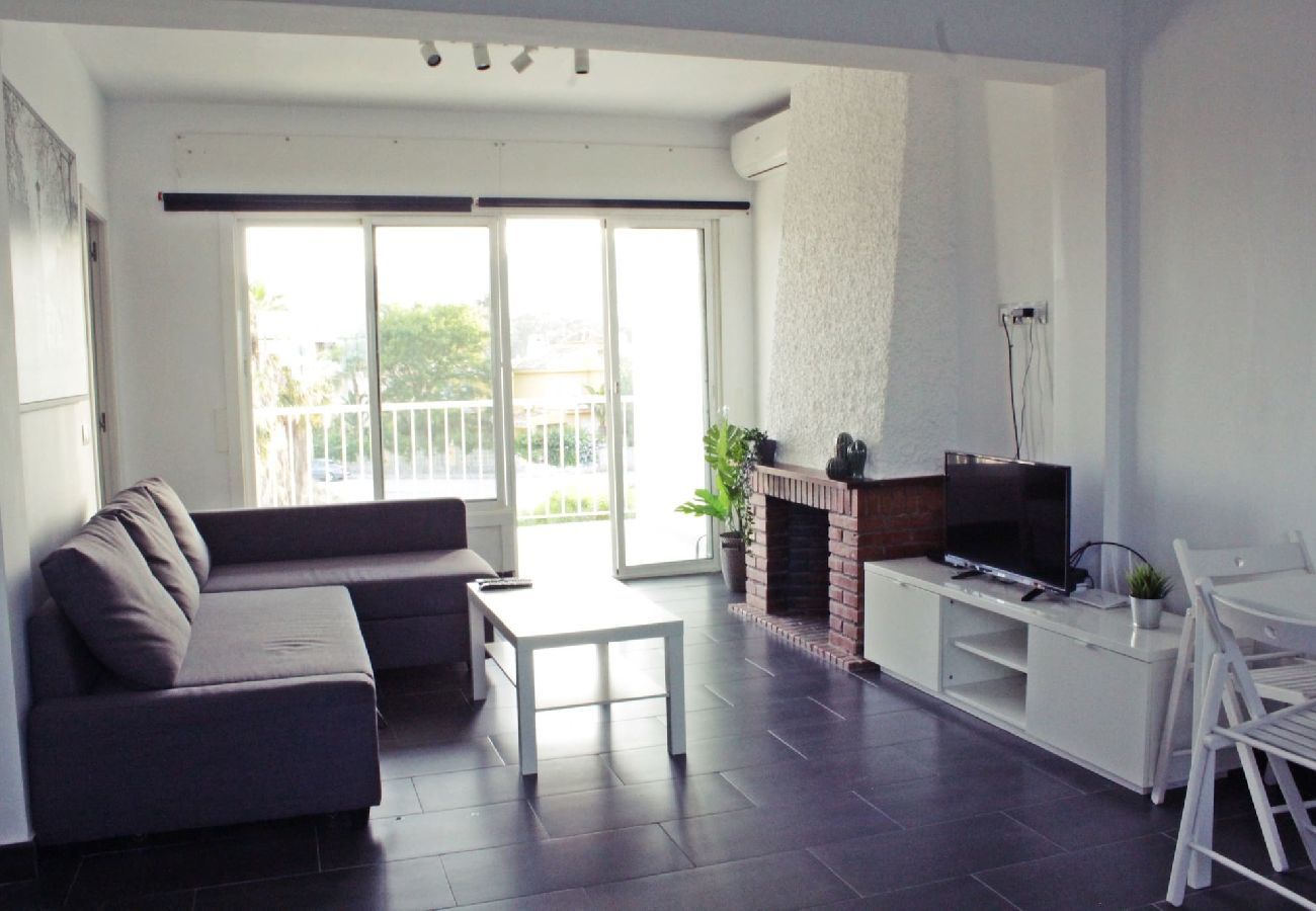 Apartamento-vacacional-Málaga Cinco-Huéspedes Easy-Rent-Málaga Perfecto-para-familias Junto-al-mar