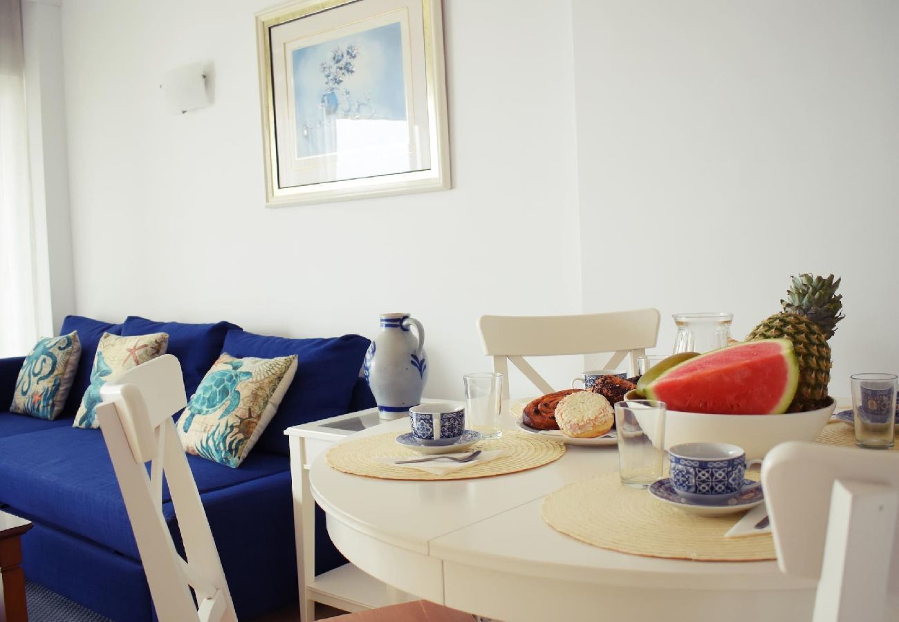 Apartamento Torremolinos Frente-al-mar Siete-Huéspedes Piscina Easy-Rent-Málaga