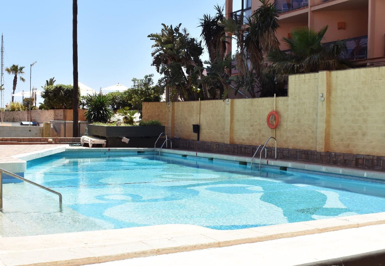 Apartamento Torremolinos Frente-al-mar Siete-Huéspedes Piscina Easy-Rent-Málaga