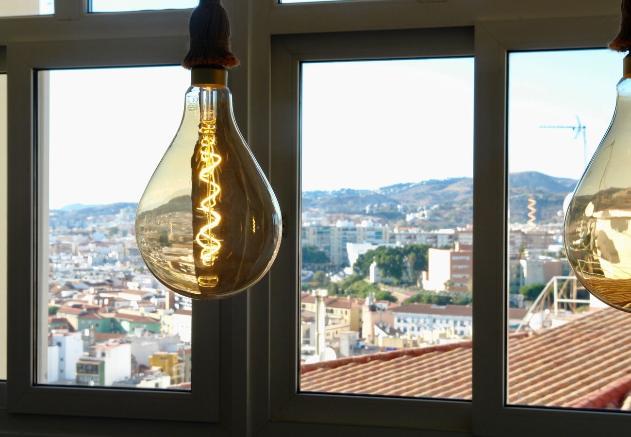 Apartamento en Málaga - Amplio apartamento vacacional con vistas espectaculares en el centro de Málaga