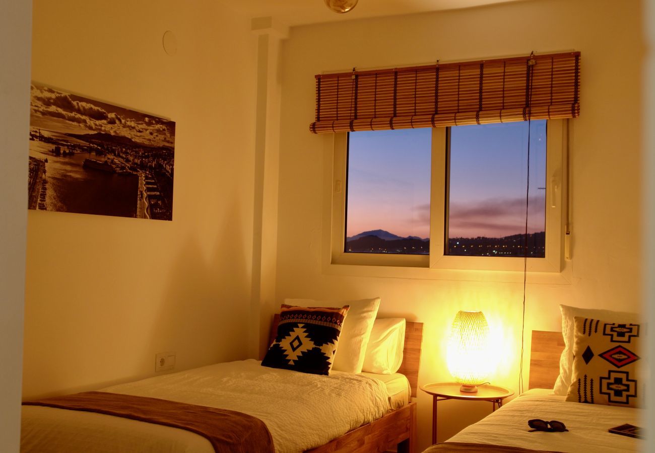 Apartamento en Málaga - Amplio apartamento vacacional con vistas espectaculares en el centro de Málaga