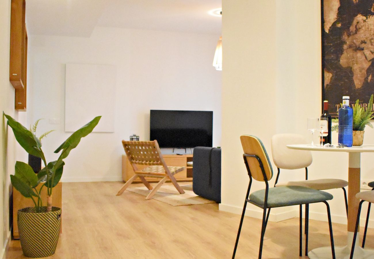 Apartamento en Málaga - Amplio apartamento de dos dormitorios junto al centro