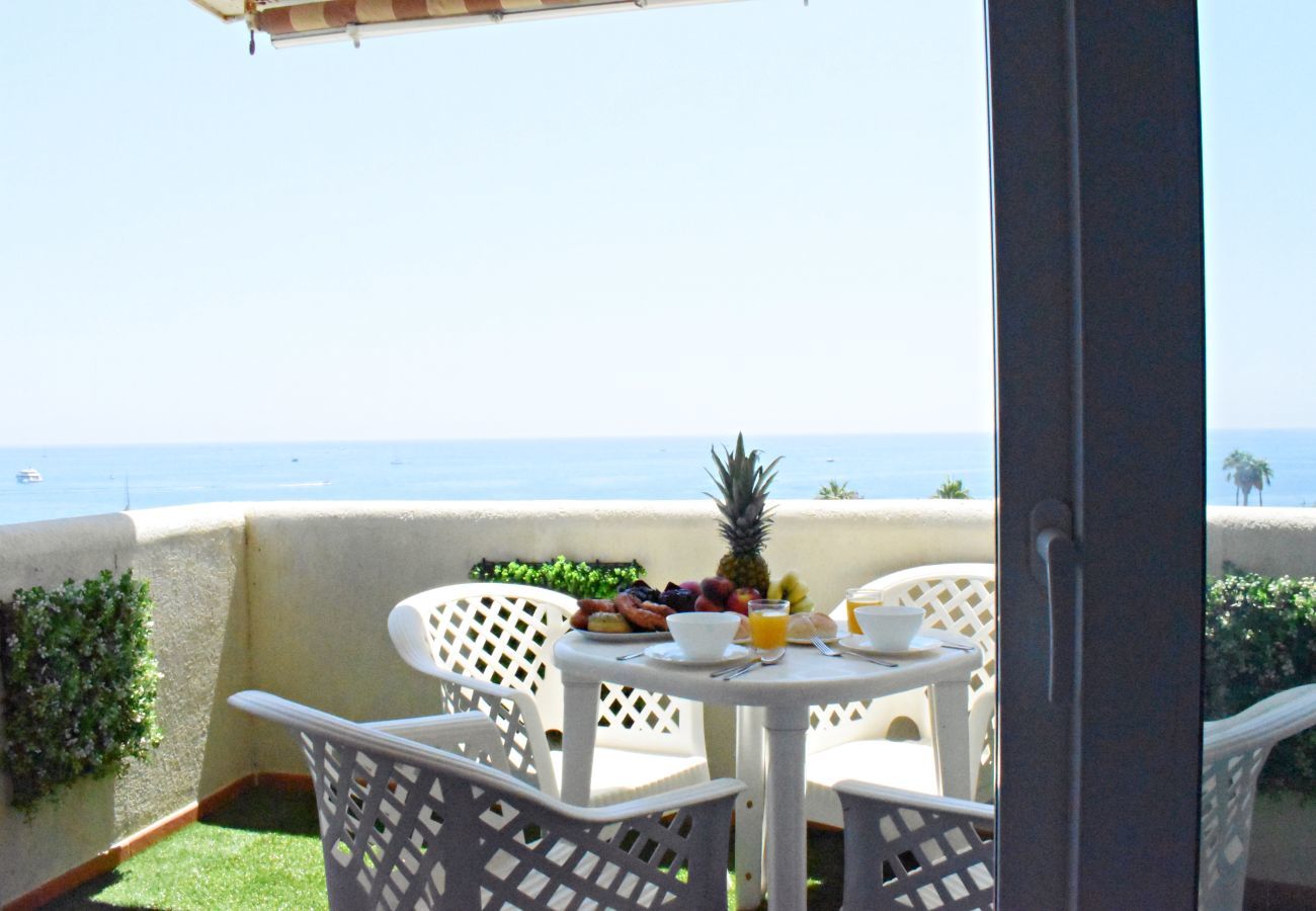 Apartamento en Benalmádena - Luminoso apartamento en BenalBeach con vistas al mar