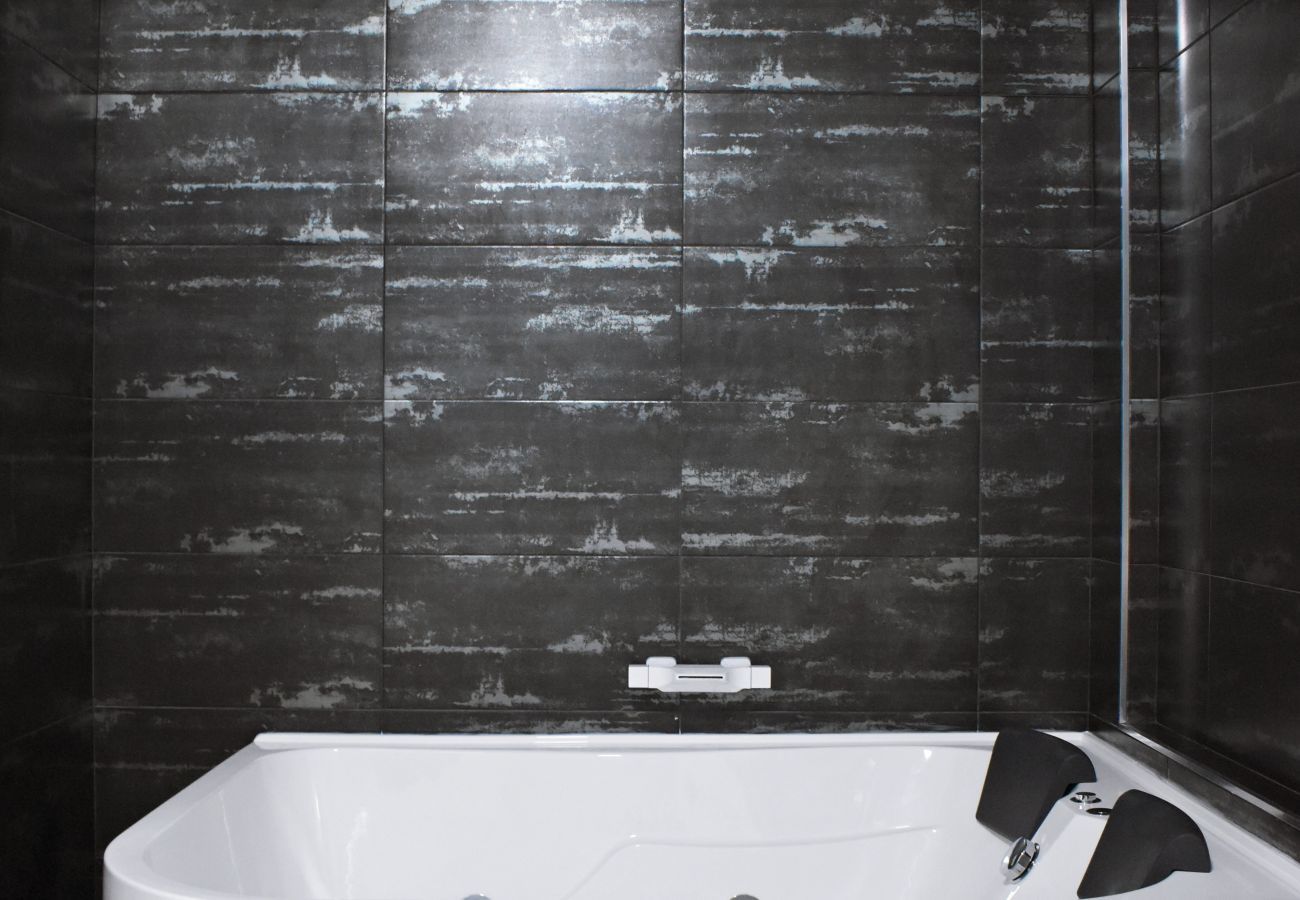 Apartamento en Benalmádena - Precioso apartamento de dos dormitorios con jacuzzi en Benalmádena