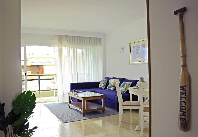 Apartment in Torremolinos - Spacious holiday beachfront flat in Torremolinos Apartment in Torremolinos - Spacious holiday beachfront flat in Torremolinos