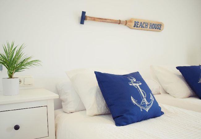 Apartment in Torremolinos - Spacious holiday beachfront flat in Torremolinos Apartment in Torremolinos - Spacious holiday beachfront flat in Torremolinos