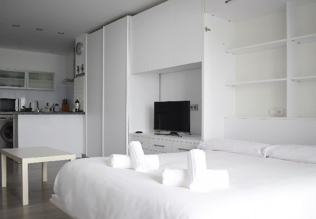 Studio in Torremolinos - Bright studio in front of the sea in Torremolinos Studio in Torremolinos - Bright studio in front of the sea in Torremolinos