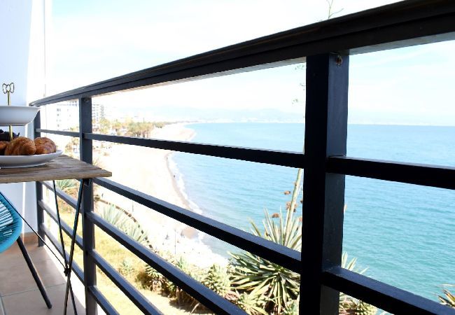 Studio in Torremolinos - Bright studio in front of the sea in Torremolinos Studio in Torremolinos - Bright studio in front of the sea in Torremolinos