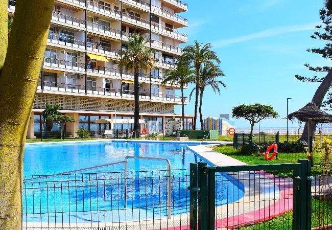 Studio in Torremolinos - Bright studio in front of the sea in Torremolinos Studio in Torremolinos - Bright studio in front of the sea in Torremolinos