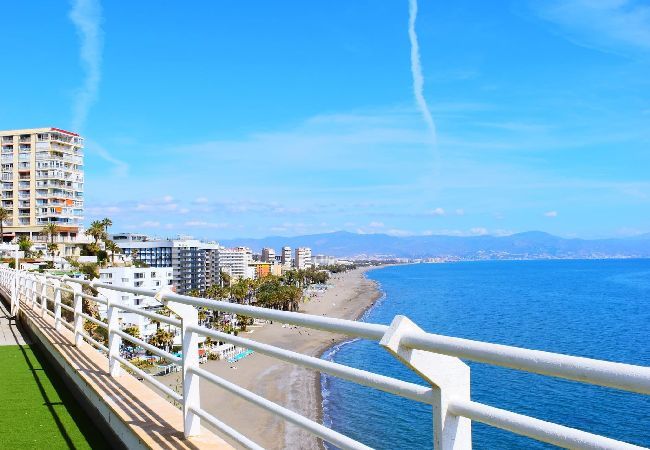 Studio in Torremolinos - Bright studio in front of the sea in Torremolinos Studio in Torremolinos - Bright studio in front of the sea in Torremolinos