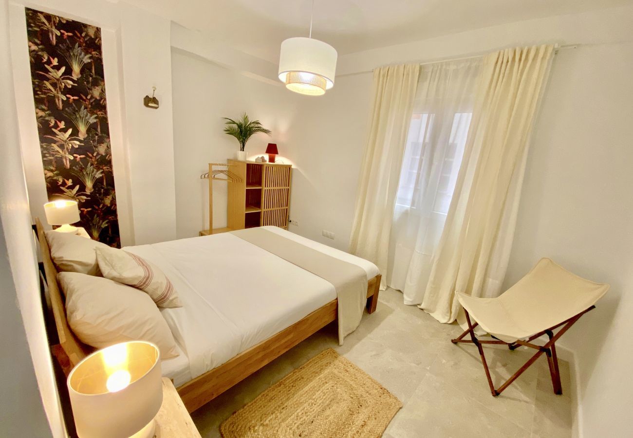 Holiday-apartment-Malaga Five-Guests  Easy-Rent-Malaga Perfect-for-families Malaga-centre