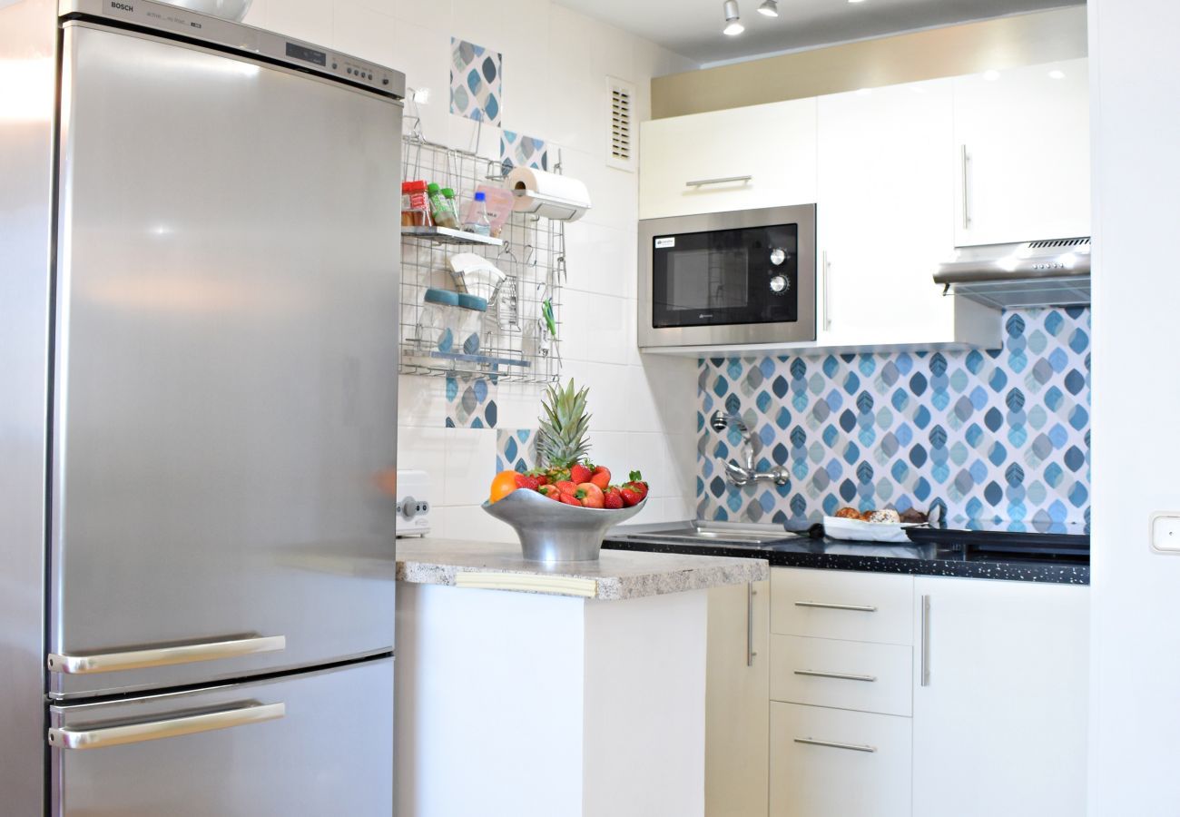 One-bedroom-flat Benalbeach Resort Sea-front Costa-del-Sol Gardens Four-guests