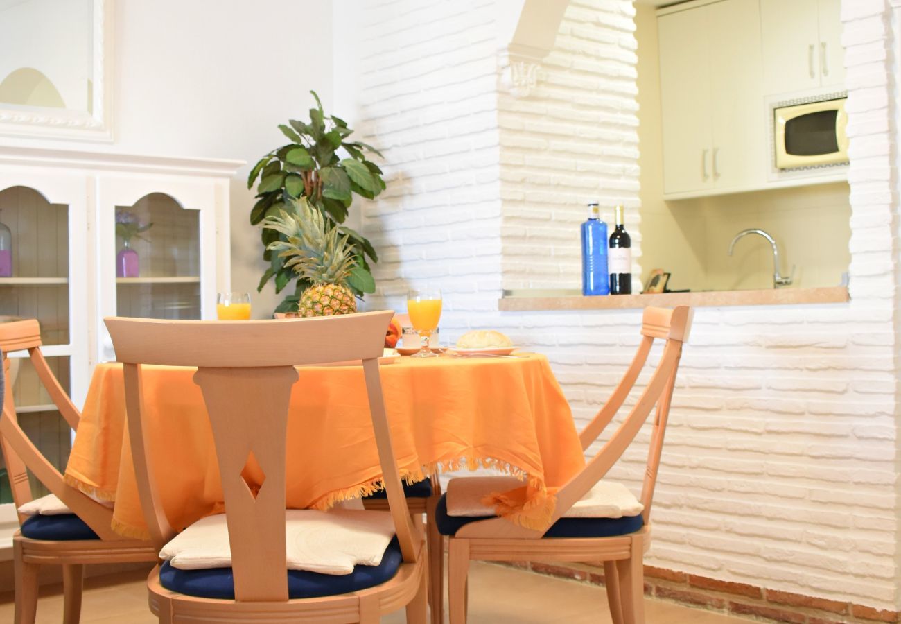 Apartment in Benalmádena - Beautiful flat in BenalBeach with sea views