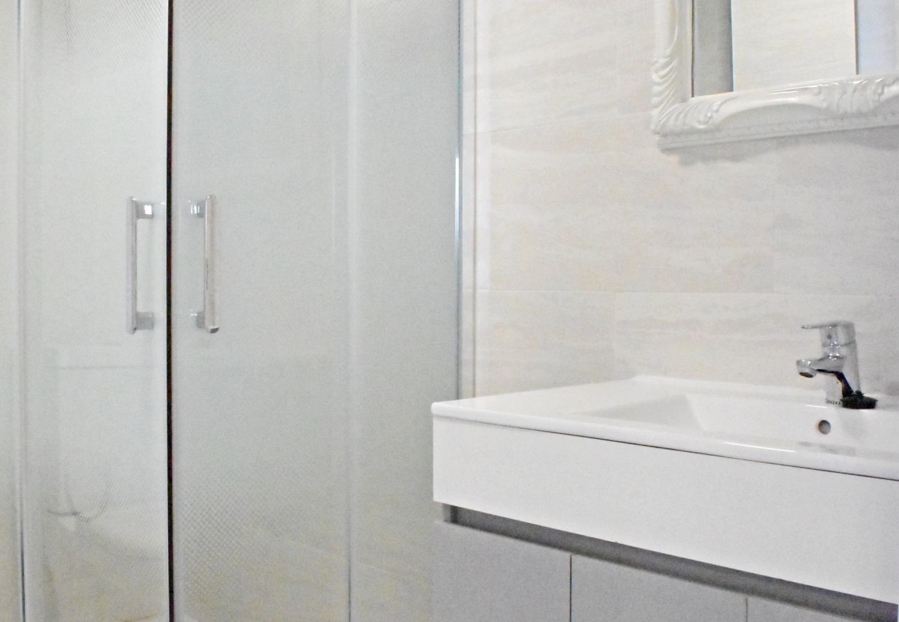 Apartment in Benalmádena - Beautiful flat in BenalBeach with sea views