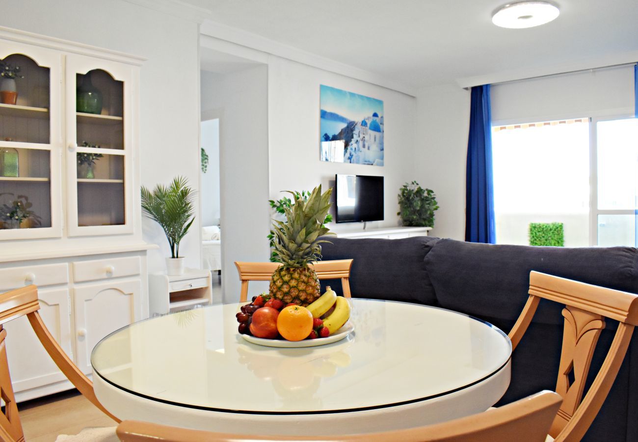 One-bedroom-flat Benalbeach Resort Sea-front Costa-del-Sol Gardens Four-guests