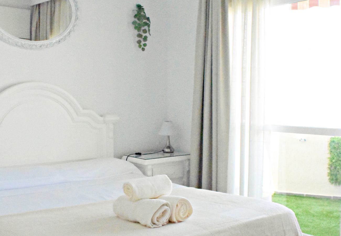 Apartment in Benalmádena - Beautiful flat in BenalBeach with sea views