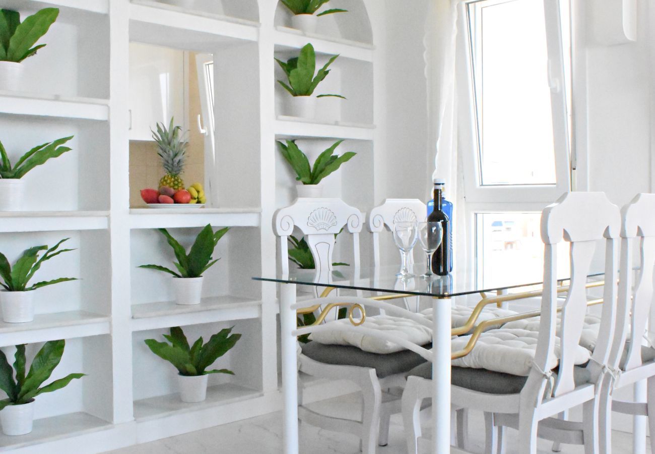 Apartment in Benalmádena - Bright flat in BenalBeach with sea views