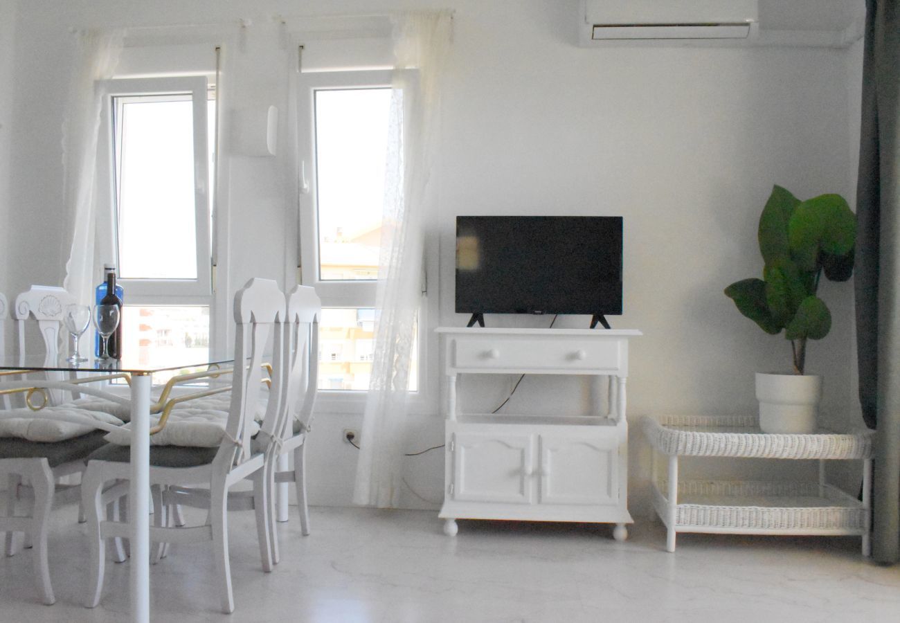 Apartment in Benalmádena - Bright flat in BenalBeach with sea views