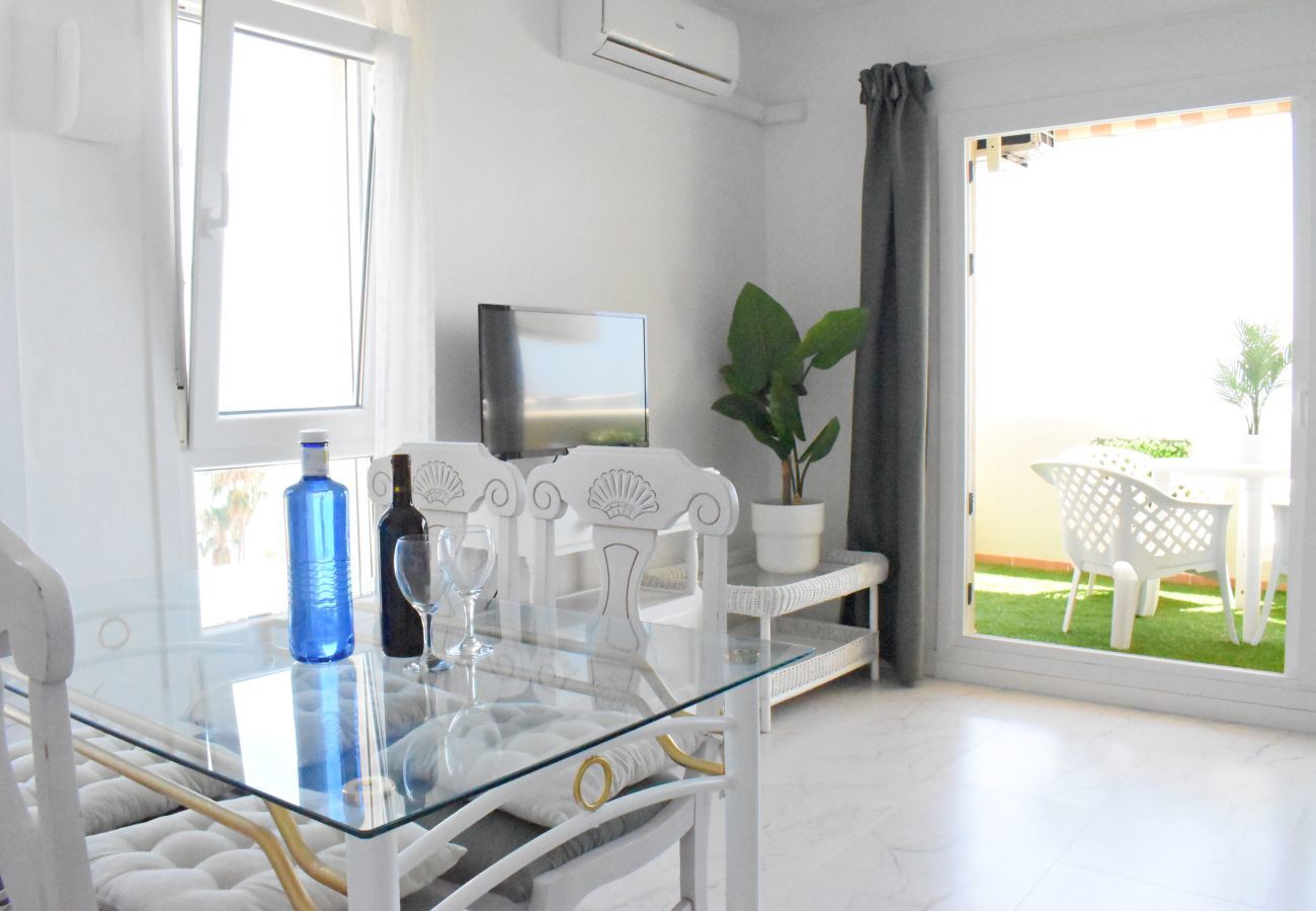 Apartment in Benalmádena - Bright flat in BenalBeach with sea views