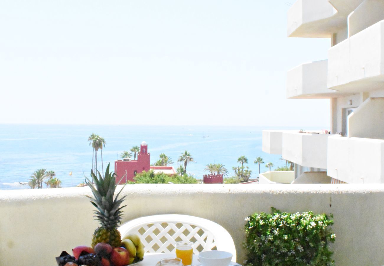 Apartment in Benalmádena - Bright flat in BenalBeach with sea views
